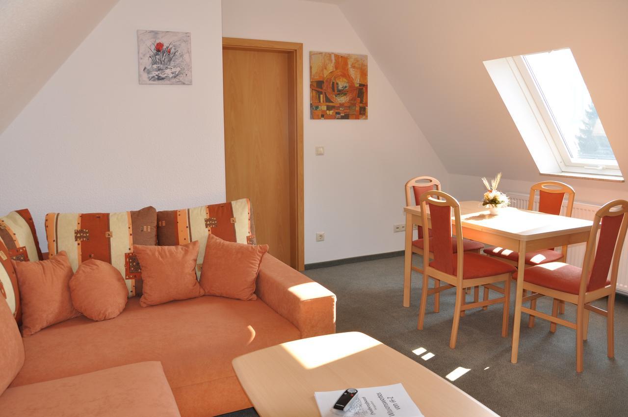 Berggasthof Heuberghaus, Direkt Am Rennsteig ฟรีดริชโรดา ภายนอก รูปภาพ